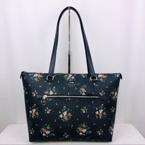 COACH Gallery Tote With Rose Bouquet Print